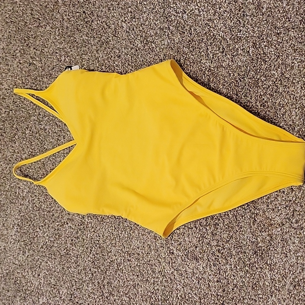 NWT Shade & Shore V-Neck One Piece Swimsuit Cut-Out Back